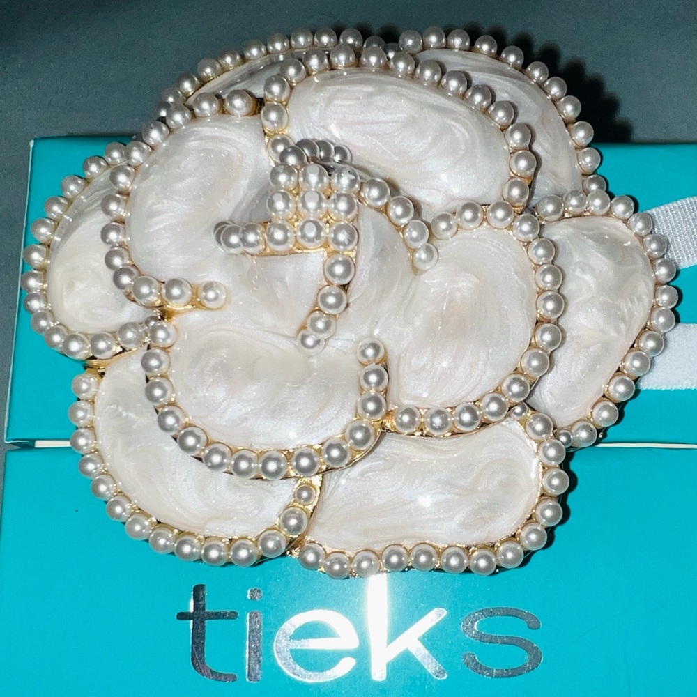 Tieks Limited Edition Ivory Pearl topper